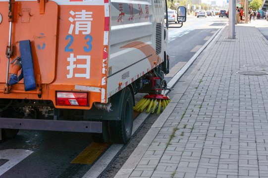 道路清扫车 清扫道路 扫马路