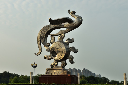 飞腾金凤 荆州城市雕塑