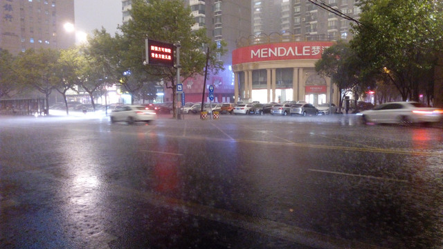 雨景 大雨滂沱 瓢泼大雨