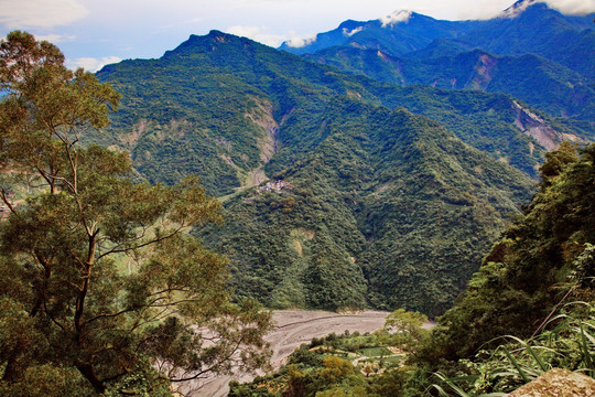 群山