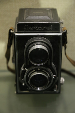 八十年代老式竖拍照相机