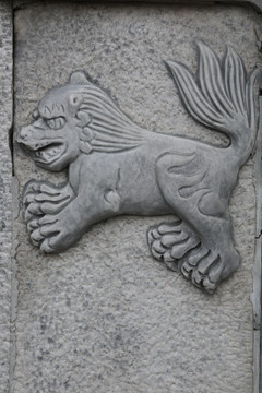 古代行走狮子雕像