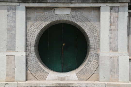中西合璧式样砖雕方框圆门