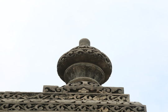 砖雕花卉纹圆塔柱头