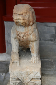 五塔寺石刻元代坐狮子雕像