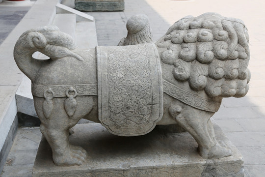 五塔寺石刻走狮子雕像