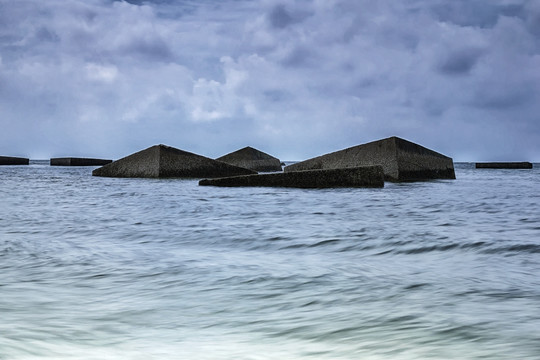 广西北海 水中防浪墙 装饰画