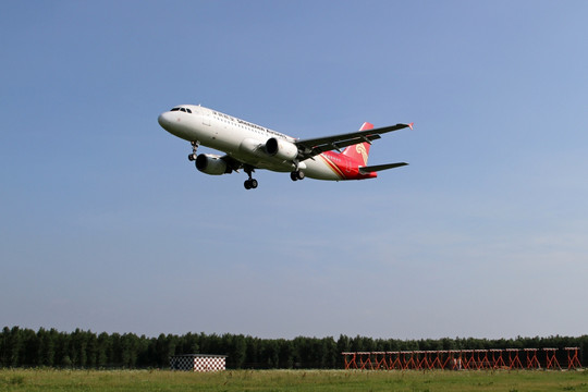 飞机降落 深圳航空