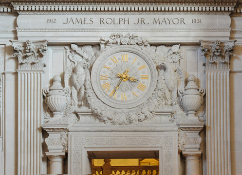 美国建筑特写 雕塑 时钟