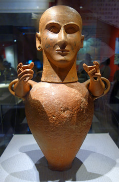 女性雕像 卡诺皮克罐