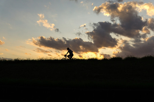 夕阳 自行车