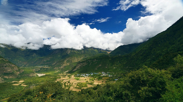 林芝雅鲁藏布大峡谷南迦巴瓦峰