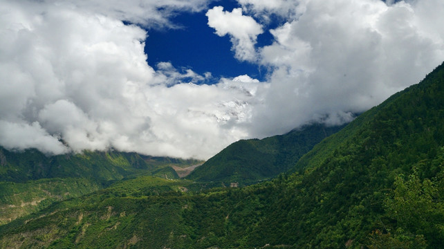 林芝雅鲁藏布大峡谷南迦巴瓦峰