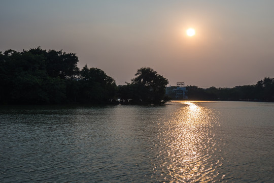 惠州西湖的夕阳