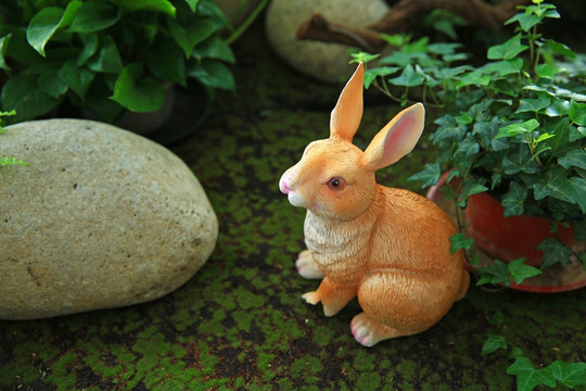小兔子雕塑