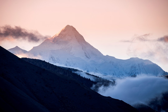 贡嘎雪山