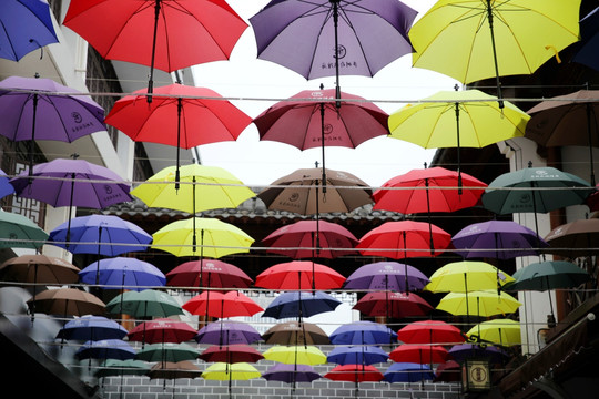 街头装饰伞