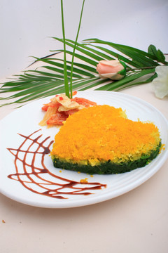 烤鱼虾干拼菠菜