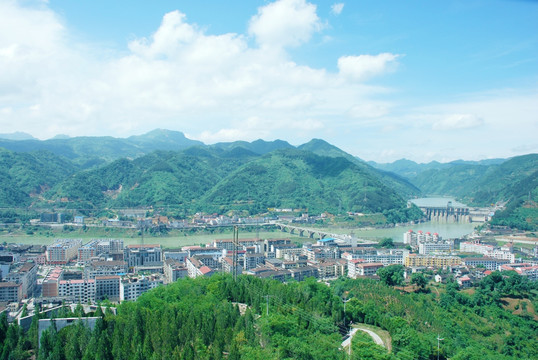 一江两湖