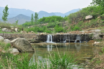 清澈溪流 山泉水