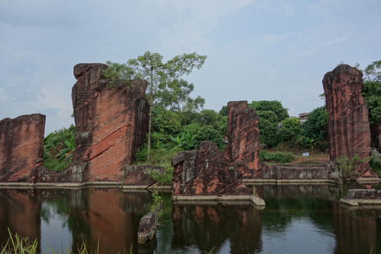 东莞燕岭古采石场遗址