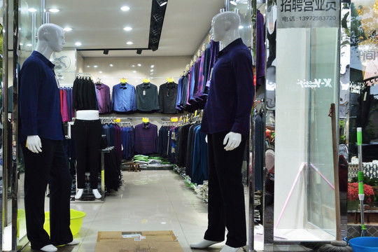 时装店 鞋帽店 橱窗模特