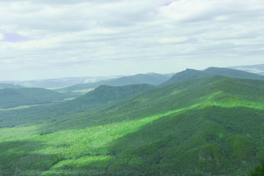 帽儿山群山