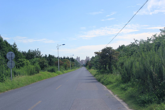 蓝天白云 道路 乡村小道
