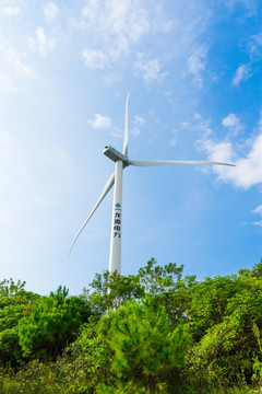 六景霞义山风电场大风车风力发电