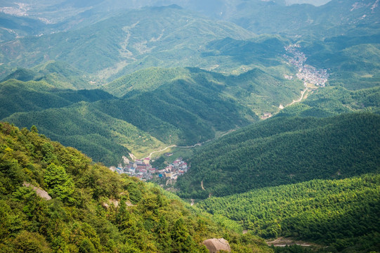 山峦 村落