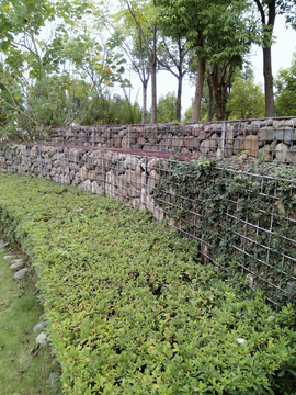 花圃石墙