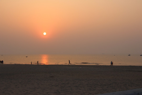 海上日出