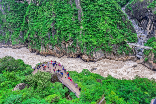 金沙江大峡谷 虎跳峡