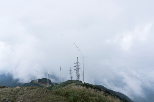 缺牙山山脉