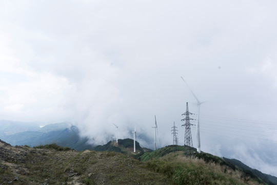 缺牙山山脉