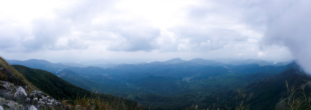 河源最高峰缺牙山