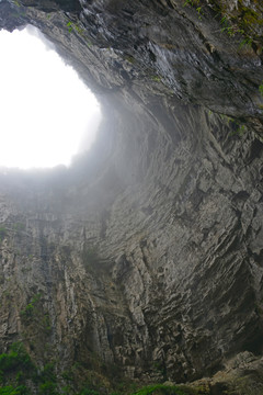 武隆神鹰天坑