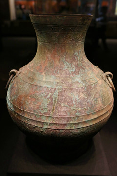 西汉海昏侯文物展兽纹耳的青铜壶