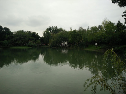 湖泊池塘