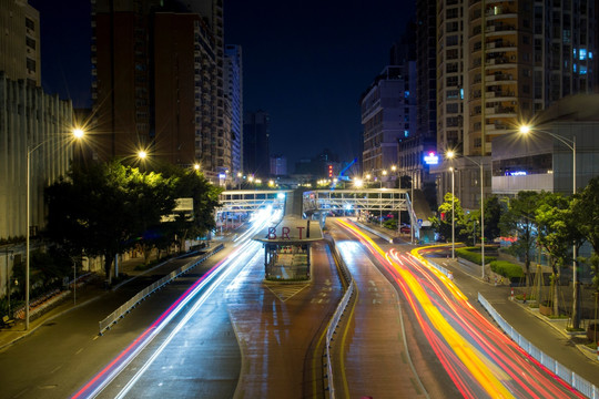 广西南宁民主路BRT线路夜景