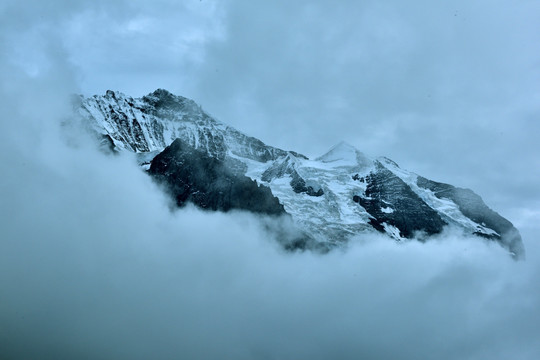 云中冰川雪山
