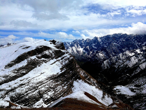 扎尕那雪山风光