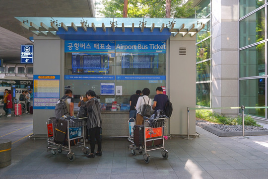 韩国仁川机场 机场巴士售票亭