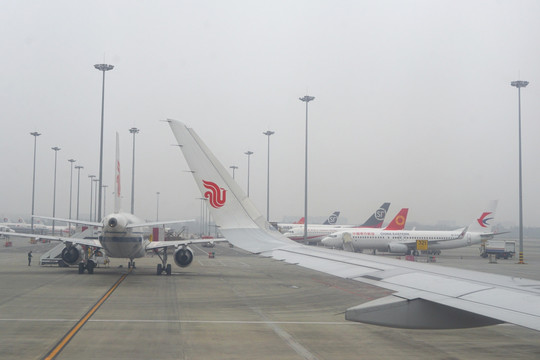 雾霾天气 停机坪 成都机场