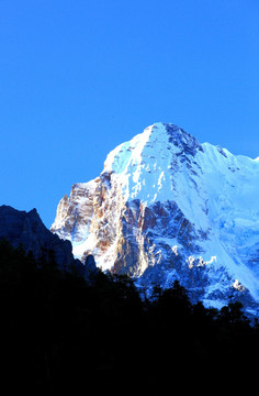 高山 雪山