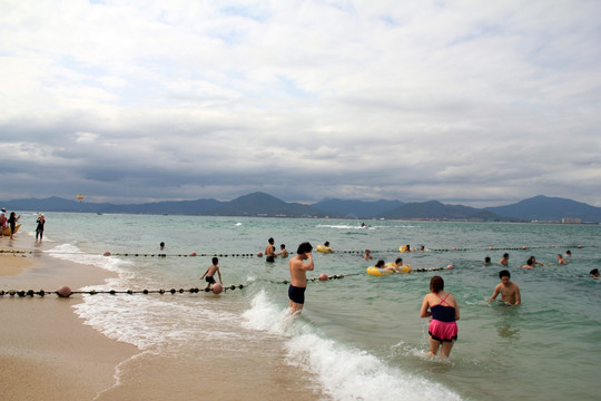 海边玩耍 海边游泳