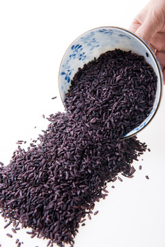 碗中洒出的紫米