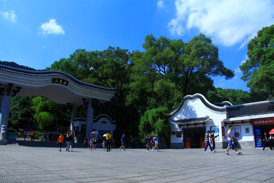 岳麓山大门