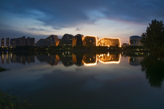 杭州白马湖国际会展中心夜景