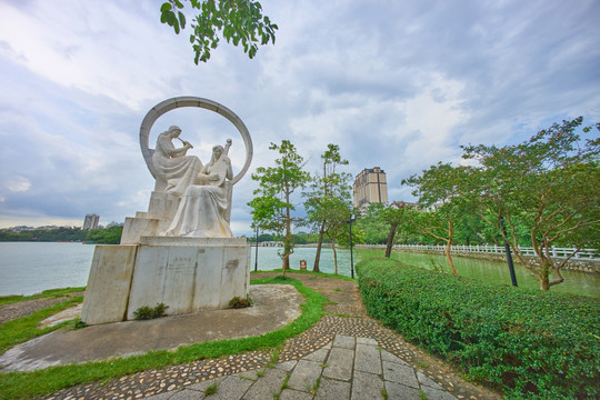 惠州西湖明月湾雕塑